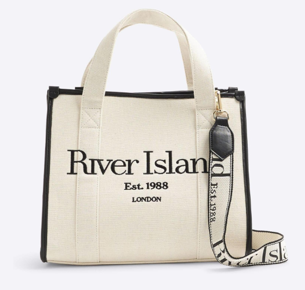 River Island móda, v ktorej sa cítim sebavedomo v rýchlom pracovnom tempe aj v mestskom živote