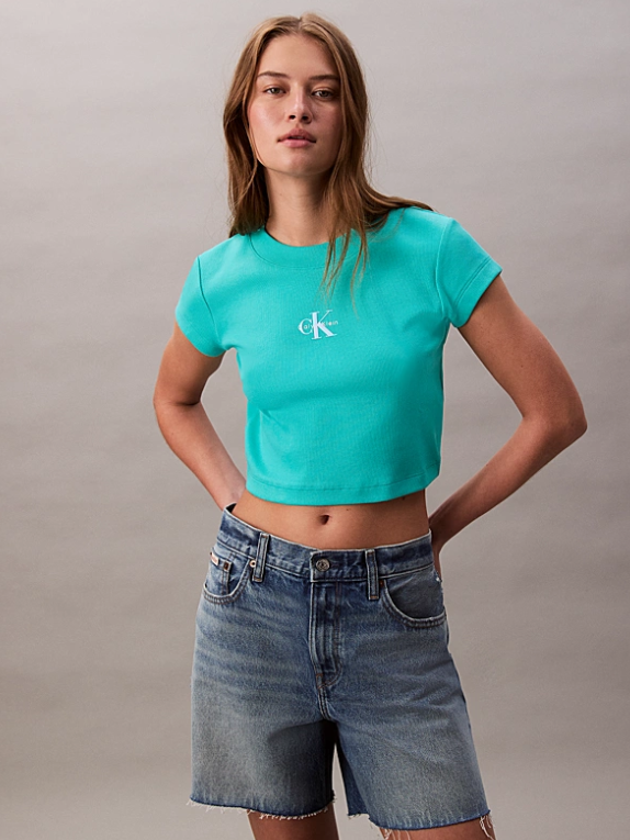 Zistil som že oblečenie a doplnky od Calvin Klein mi priniesli kombináciu pohodlia a štýlu ktorú som dlho hľadal